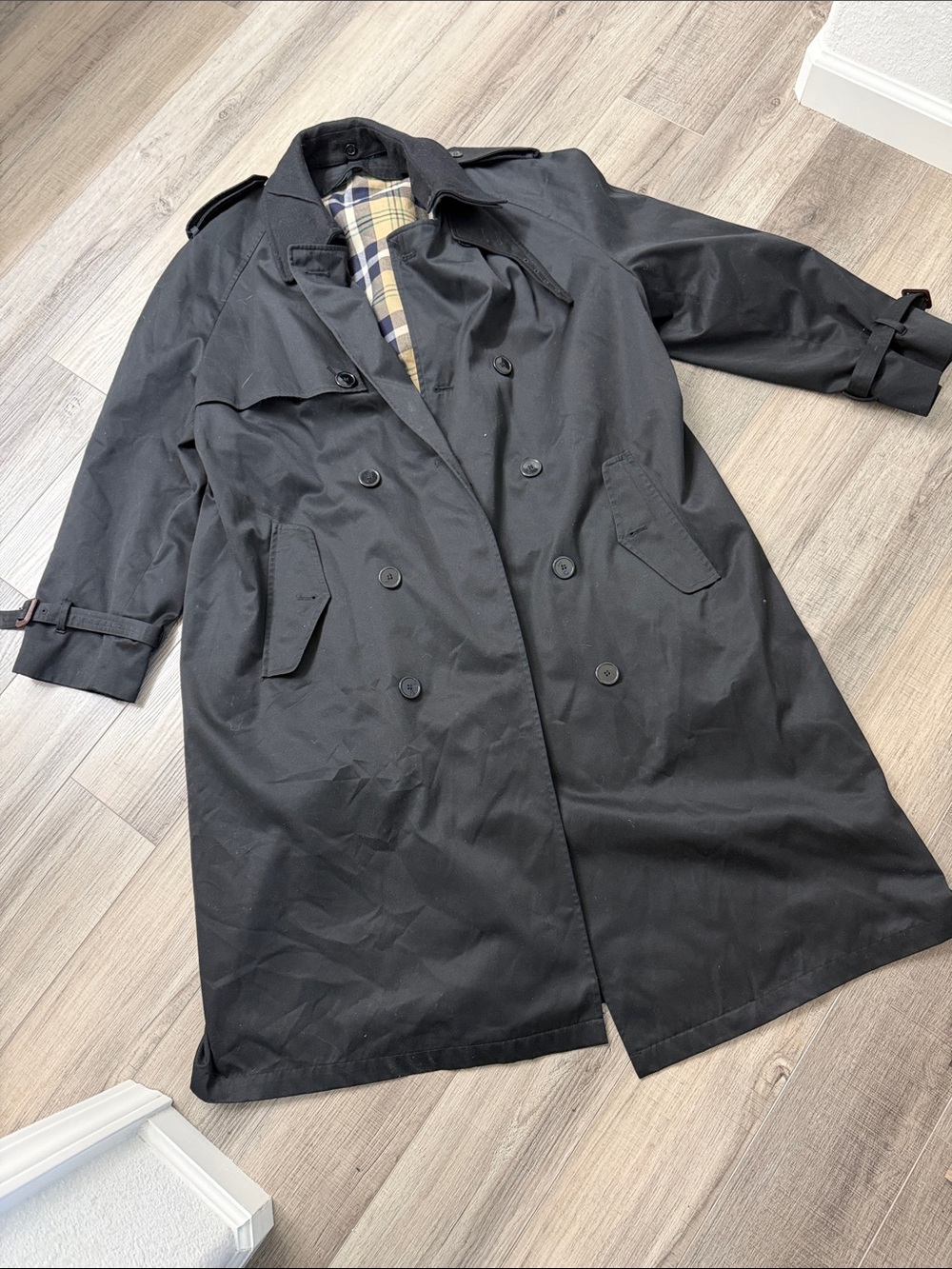 Classic Black Trench Coat with Plaid Lining